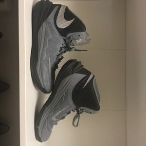 womens size 6 basketball shoes